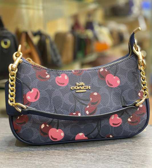 C0ACH Teri Shoulder Bag