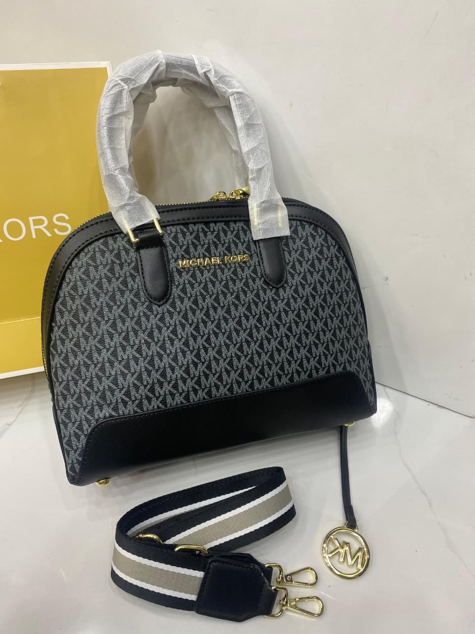 MICH-EAL KORS — Alma Charcoal Black (AZ)