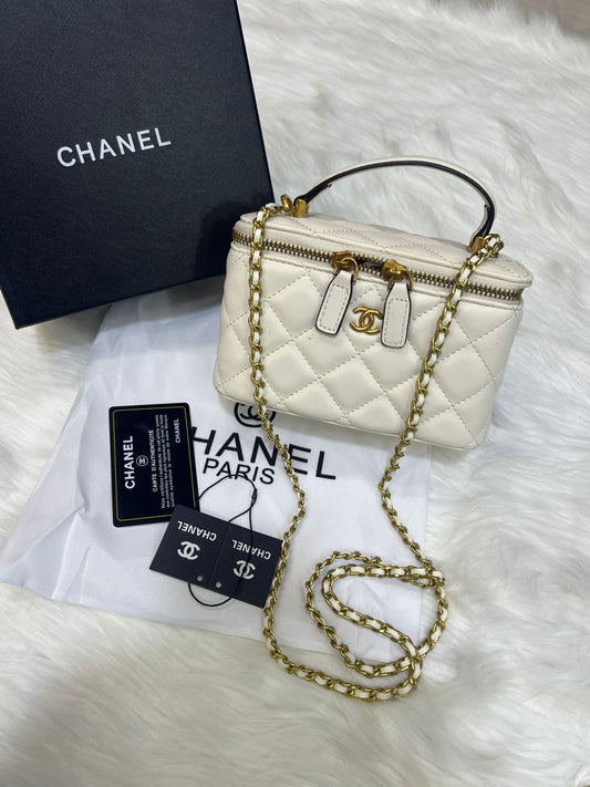 Chanel - Vanity - White