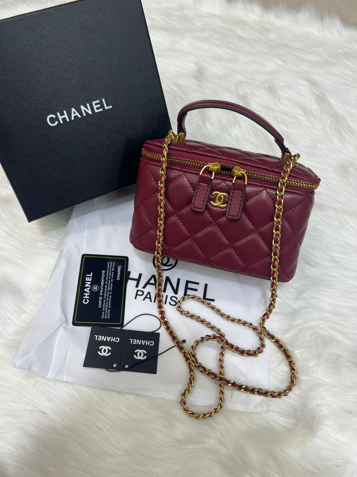 Chanel - Vanity - Red