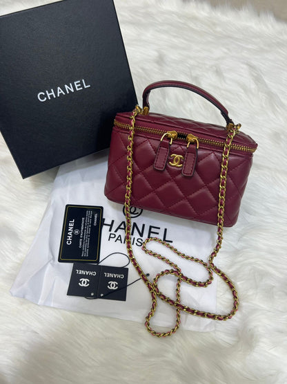 Chanel - Vanity - Red